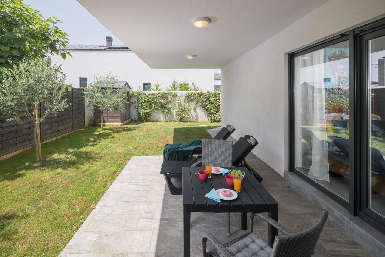 Studio Apartments Villa Valla - Free Bikes Фажана Экстерьер фото